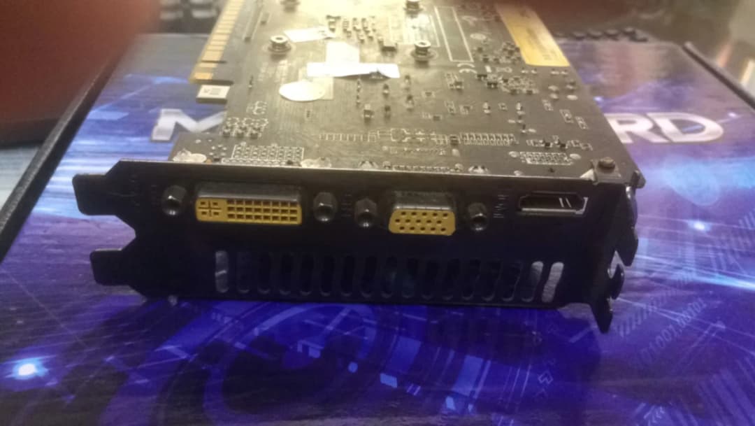 VGA ZOTAC GeForce GTX 550TI 1GB QUA SỬ DỤNG BH1T