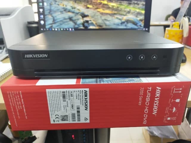 ĐẦU GHI 4 KÊNH HIK DS-7204HGHI-K1 (S), 2M (1080p), TVI/CVI/AHD/Analog, H265+, hỗ trợ 1 Cam IP 2MP, 1 Sata tối đa 4TB *** BH 24T