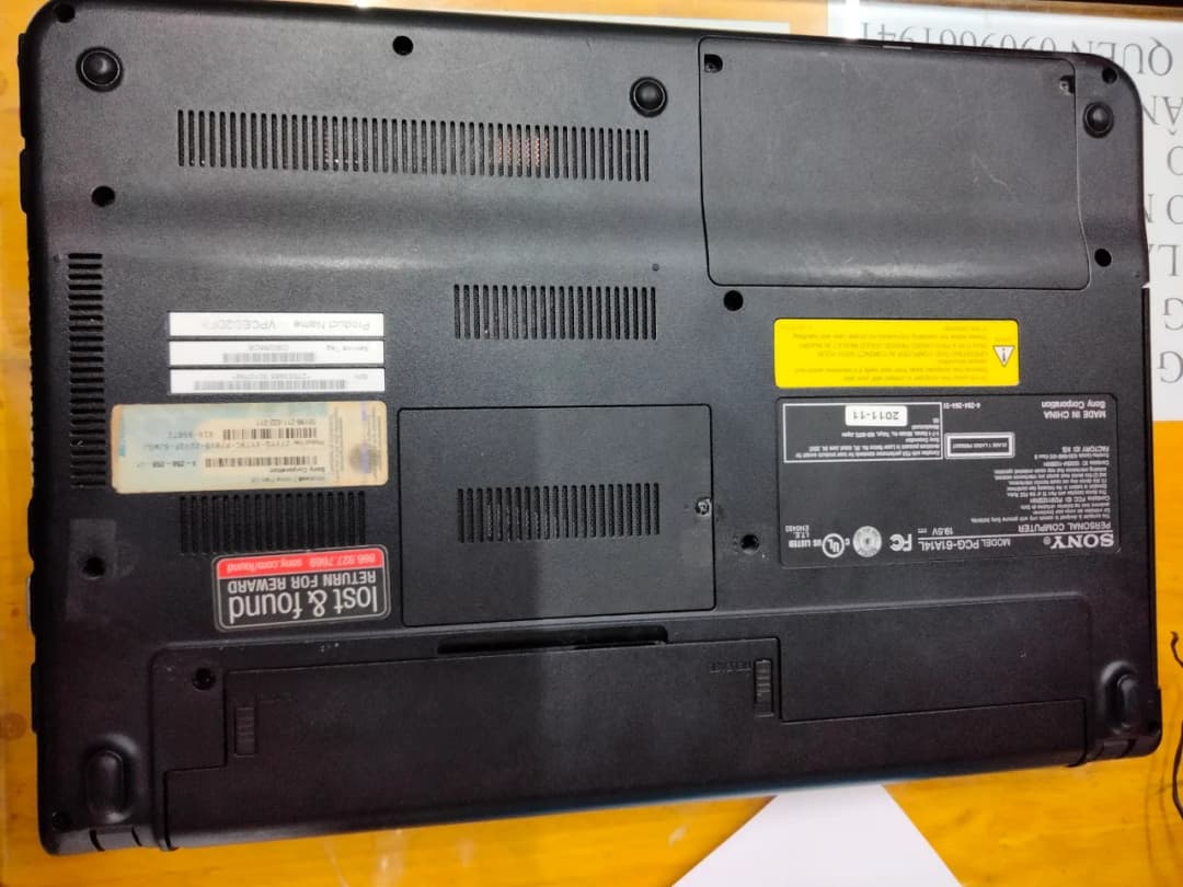 Laptop SONY PCG-61A14L *** BH 1TH
