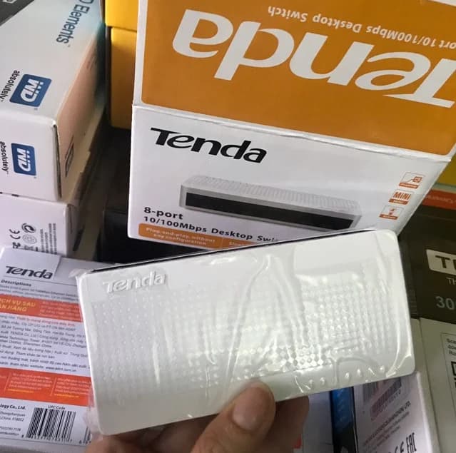 Switch 8 PORT Tenda 100M *** BH 12T